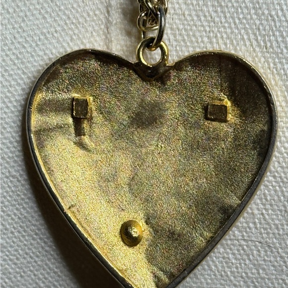 Vintage Elegant Gold Heart Pendant Necklace. Great vintage Condition - Picture 4 of 10
